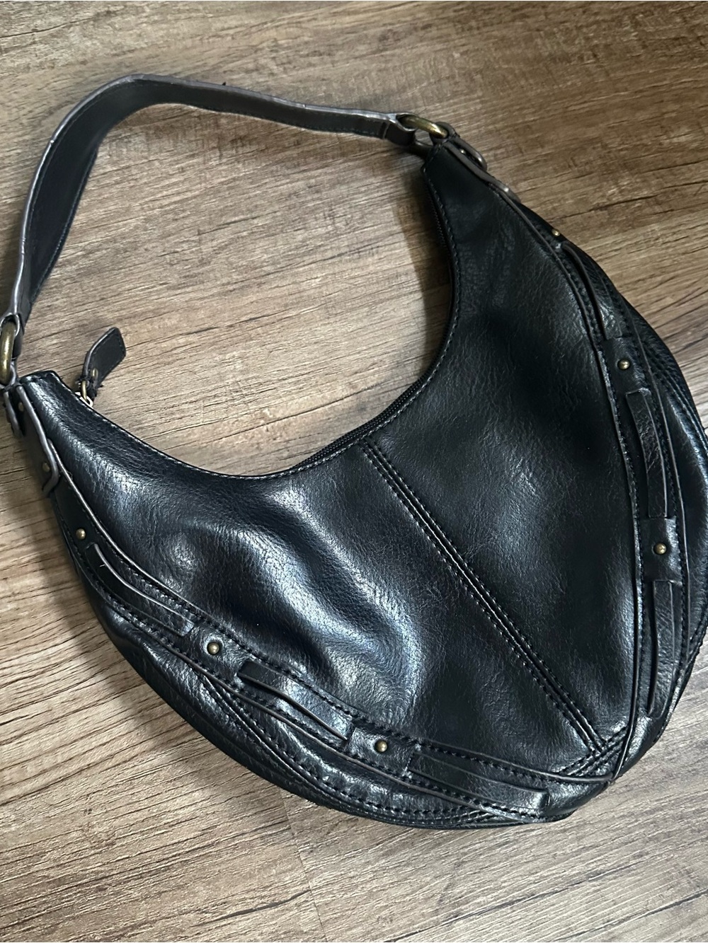 Liz Claiborne black leather boho bag Brown Interior Zippered Pouch - Picture 2 of 10